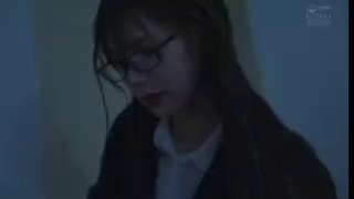 约了个短裙白衣萌妹子啪啪，沙发上操性感肉丝舔弄调情上位骑坐猛操
